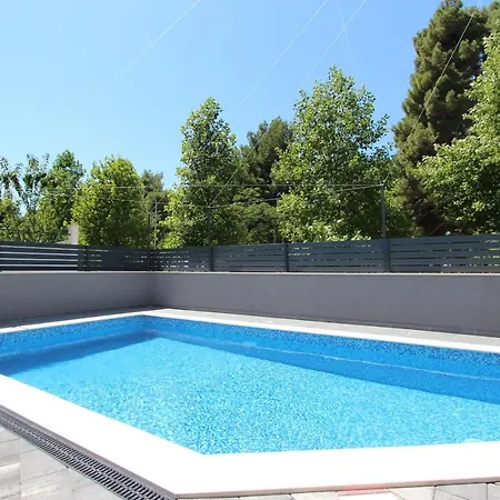 Villa Karlo 2 Holiday Home With Pool