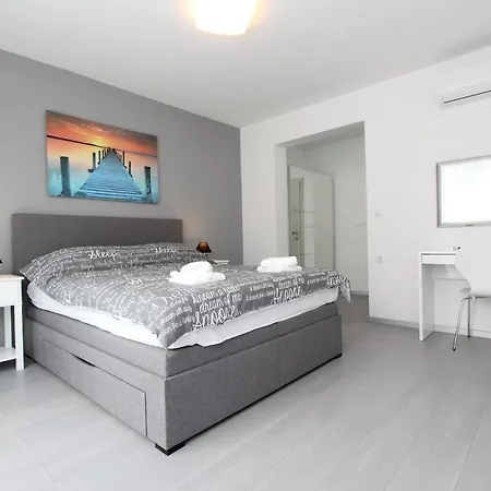 Karlo 2 Holiday Home With Pool Villa Rovigno